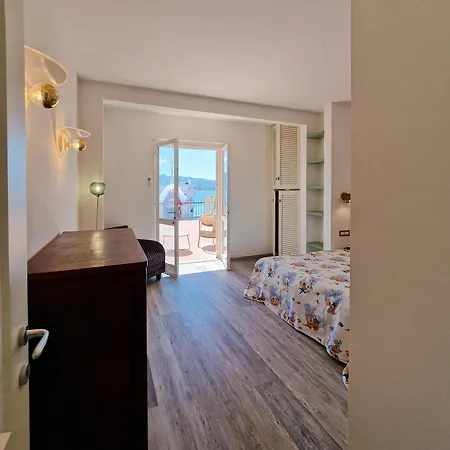 Loft Terrazza Sul Mare Апартаменты *